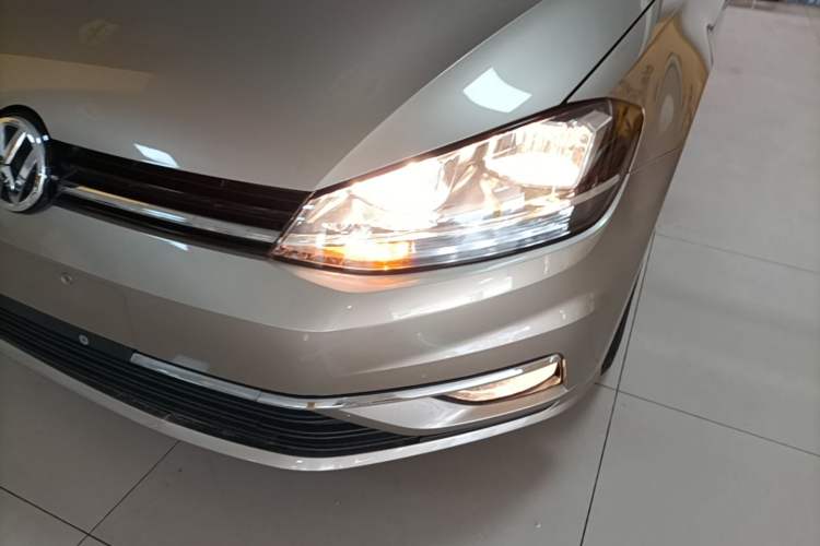 Used Volkswagen Golf 2018 1.6L Automatic Comfort Model Left Front Headlight