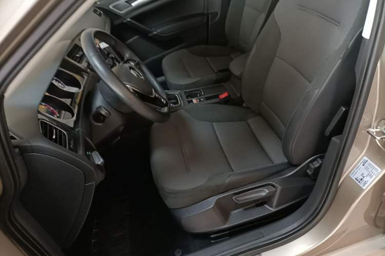 Used Volkswagen Golf 2018 1.6L Automatic Comfort Model Left Front Seat