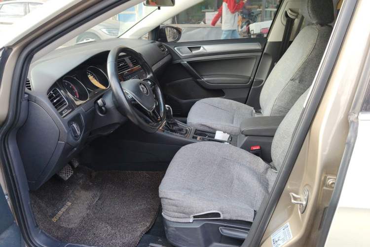 Used Volkswagen Golf 2018 1.6L Automatic Comfort Model Left Front Seat