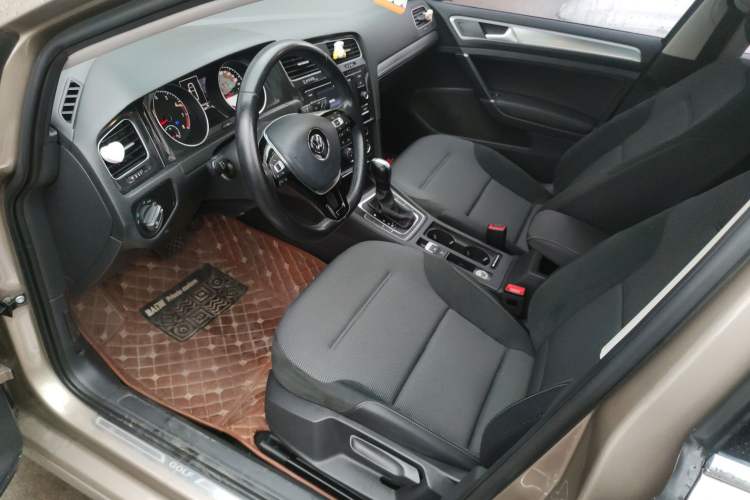 Used Volkswagen Golf 2018 1.6L Automatic Comfort Model Left Front Seat