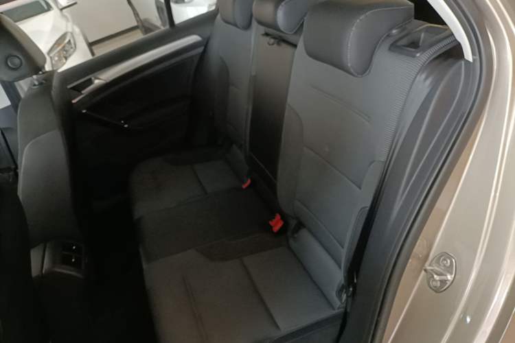 Used Volkswagen Golf 2018 1.6L Automatic Comfort Model Left Rear Seat