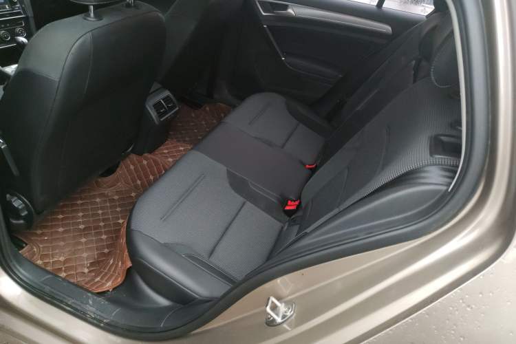 Used Volkswagen Golf 2018 1.6L Automatic Comfort Model Left Rear Seat