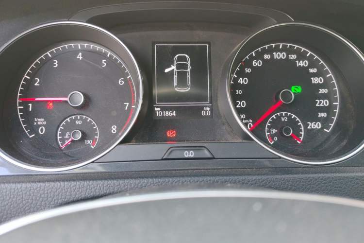Used Volkswagen Golf 2018 1.6L Automatic Comfort Model Odometer Close Up