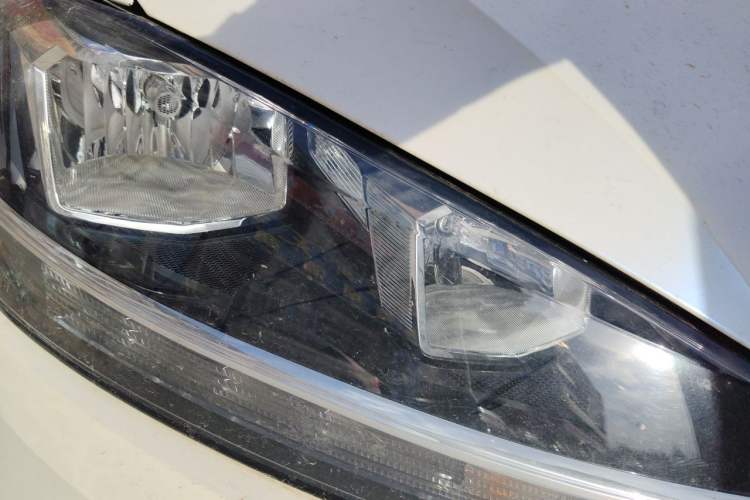 Used Volkswagen Golf 2018 1.6L Automatic Comfort Model Right Front Headlight