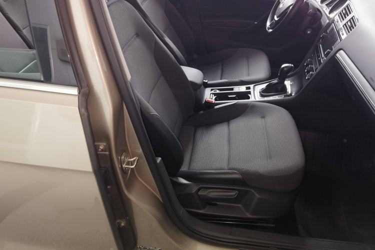 Used Volkswagen Golf 2018 230TSI Automatic Comfort Model Right Front Seat