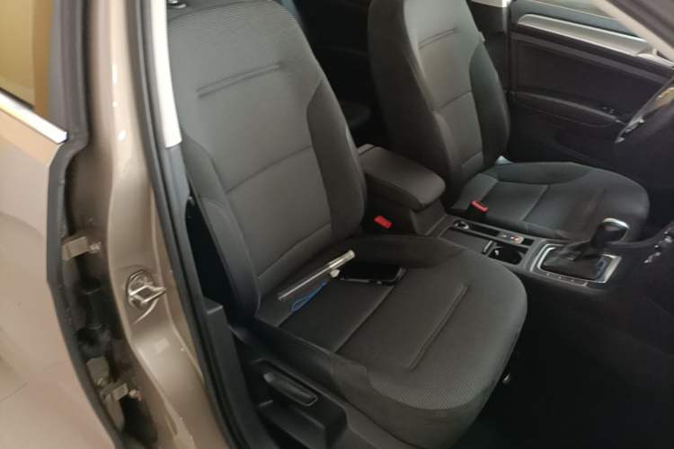 Used Volkswagen Golf 2018 1.6L Automatic Comfort Model Right Front Seat