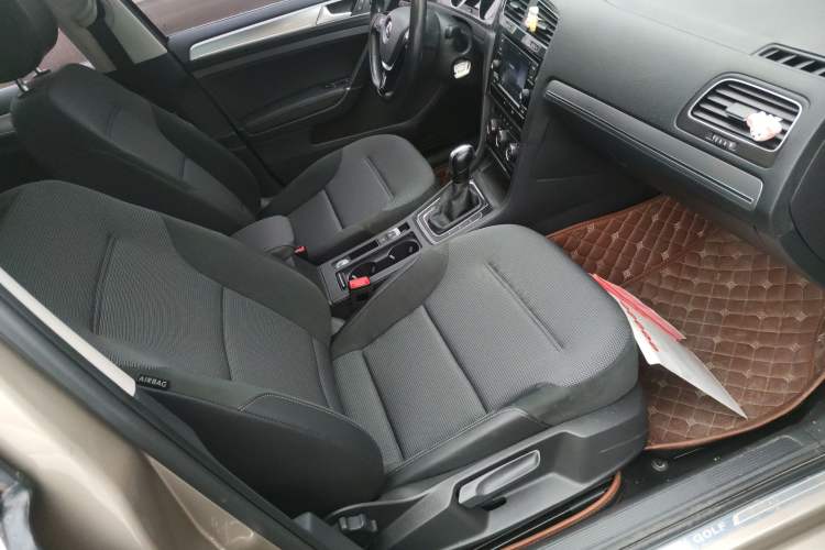 Used Volkswagen Golf 2018 1.6L Automatic Comfort Model Right Front Seat