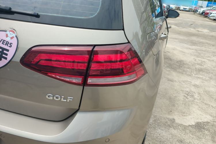 Used Volkswagen Golf 2018 1.6L Automatic Comfort Model Right Rear Taillight