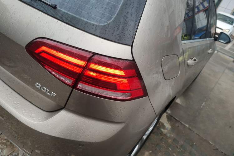 Used Volkswagen Golf 2018 1.6L Automatic Comfort Model Right Rear Taillight