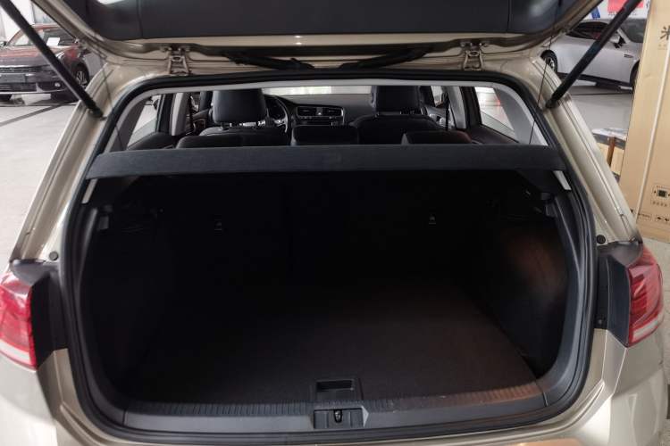 Used Volkswagen Golf 2018 230TSI Automatic Comfort Model Trunk