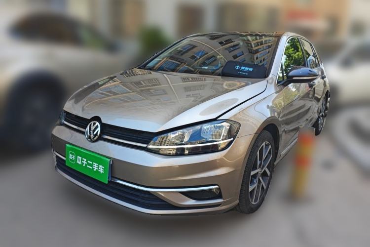 Used Volkswagen Golf 2018 230TSI Automatic Luxury Version Guazi used car, China used car export, Used car for sale, Used cars, Cheapest cars for sale