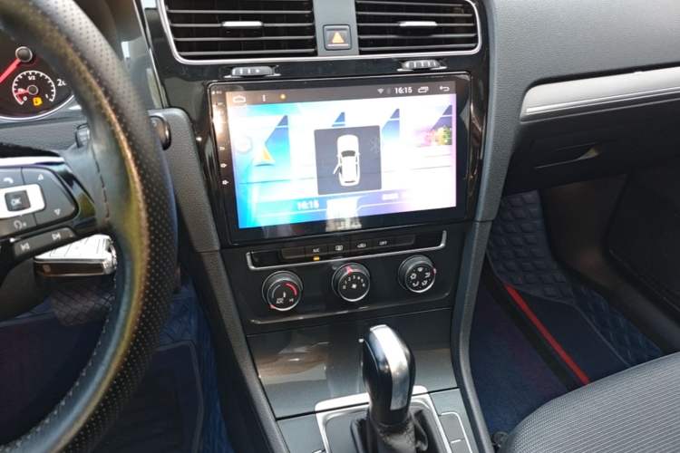 Used Volkswagen Golf 2018 230TSI Automatic Comfort Model Audio And AC Panel