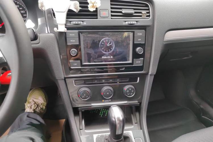 Used Volkswagen Golf 2018 230TSI Automatic Comfort Model Audio And AC Panel