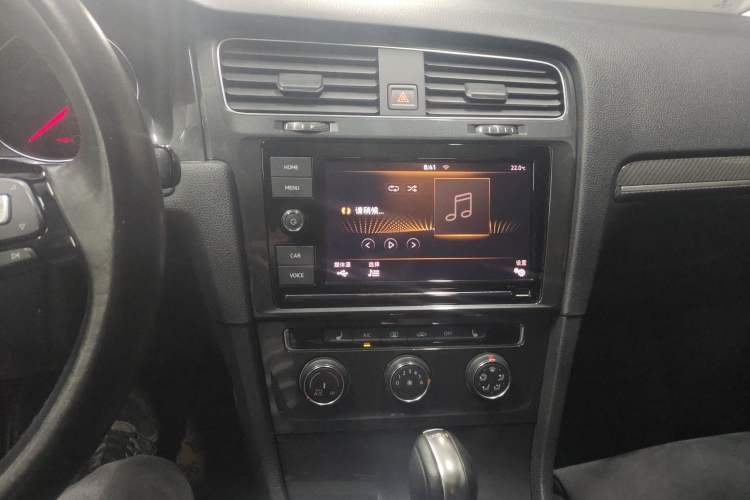 Used Volkswagen Golf 2018 230TSI Automatic Luxury Version Audio And AC Panel
