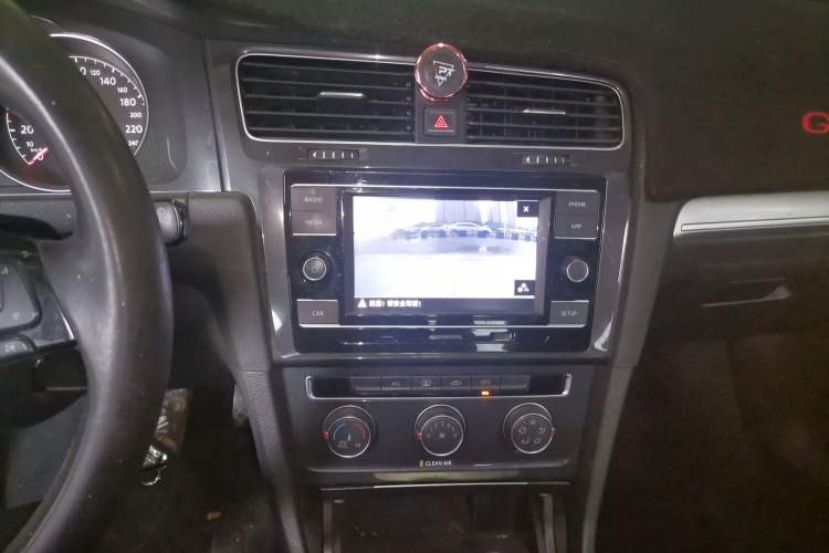 Used Volkswagen Golf 2018 230TSI Automatic Comfort Model Audio And AC Panel