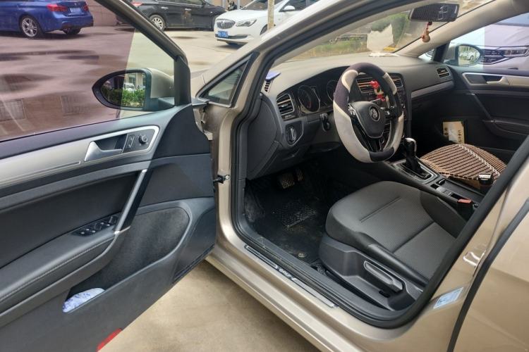 Used Volkswagen Golf 2018 1.6L Automatic Comfort Model Driver Seat