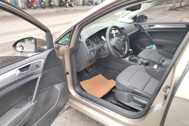 Used Volkswagen Golf 2018 230TSI Automatic Comfort Model Driver Seat