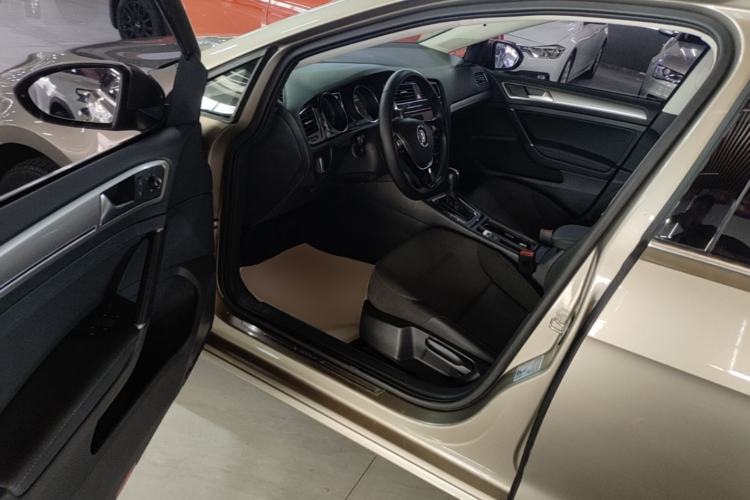 Used Volkswagen Golf 2018 1.6L Automatic Comfort Model Driver Seat