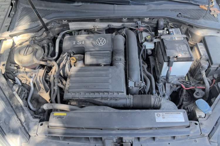Used Volkswagen Golf 2018 230TSI Automatic Comfort Model Engine Bay