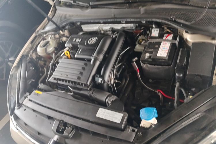 Used Volkswagen Golf 2018 230TSI Automatic Comfort Model Engine Bay
