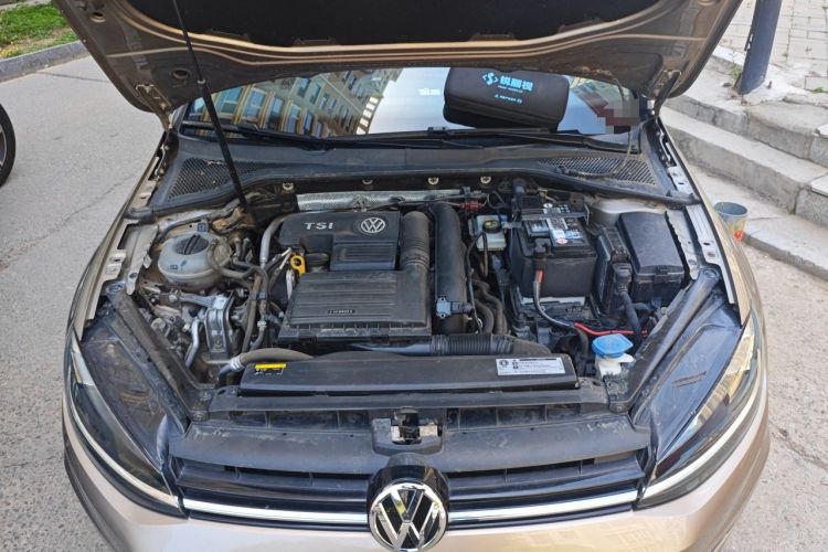 Used Volkswagen Golf 2018 230TSI Automatic Luxury Version Engine Bay