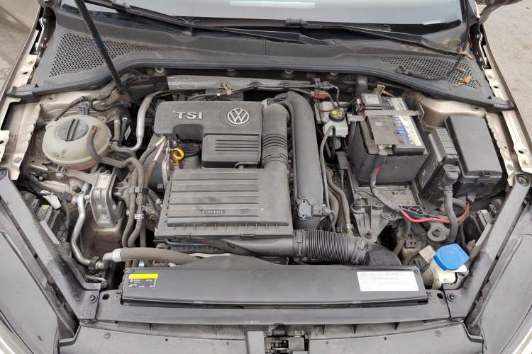 Used Volkswagen Golf 2018 230TSI Automatic Comfort Model Engine Bay