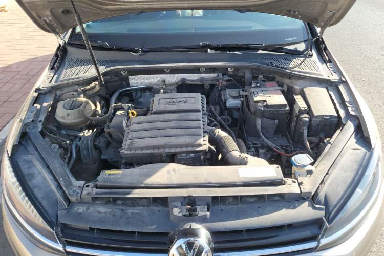 Used Volkswagen Golf 2018 1.6L Automatic Fashion Model Engine Bay