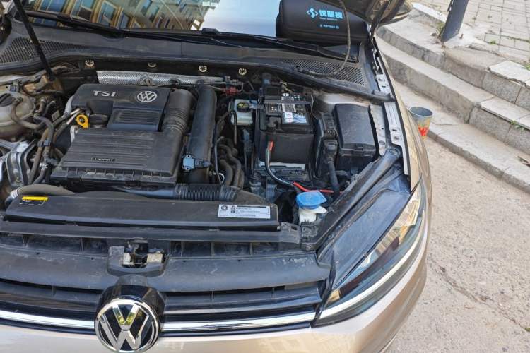 Used Volkswagen Golf 2018 230TSI Automatic Luxury Version Engine Bay Left