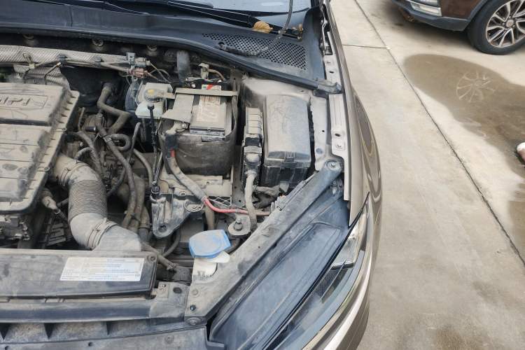 Used Volkswagen Golf 2018 1.6L Automatic Comfort Model Engine Bay Left