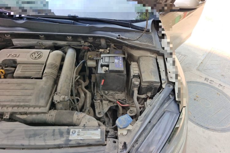 Used Volkswagen Golf 2018 230TSI Automatic Comfort Model Engine Bay Left