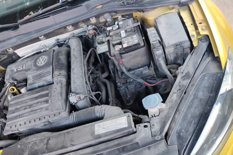 Used Volkswagen Golf 2018 230TSI Automatic Luxury Version Engine Bay Left