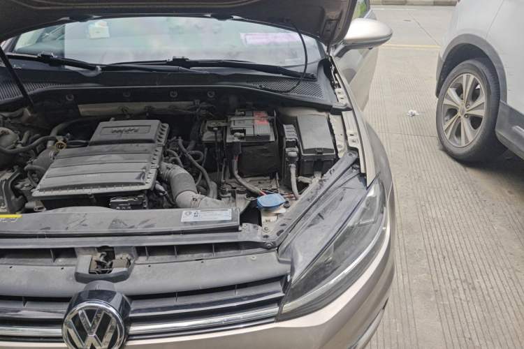 Used Volkswagen Golf 2018 1.6L Automatic Comfort Model Engine Bay Left