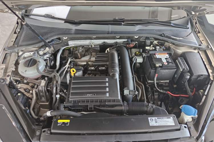 Used Volkswagen Golf 2018 230TSI Automatic Luxury Version Engine Bay