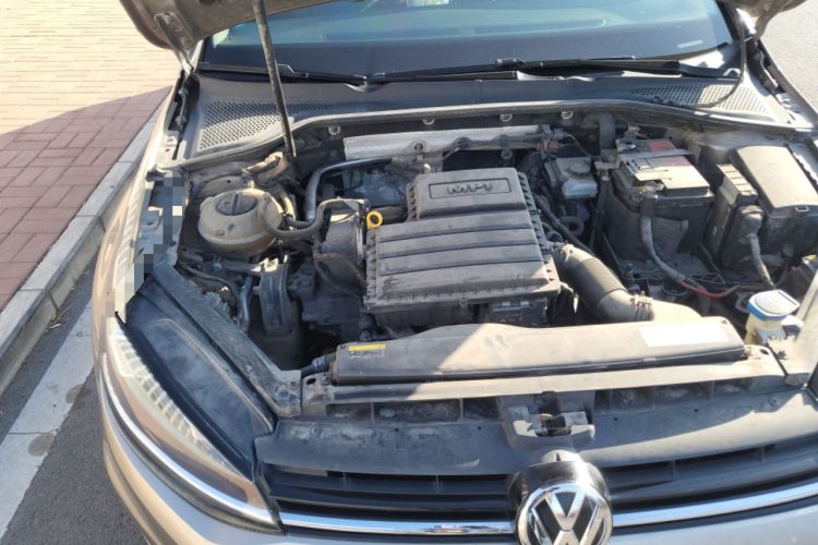 Used Volkswagen Golf 2018 1.6L Automatic Fashion Model Engine Bay Right