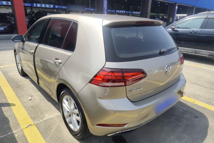 Used Volkswagen Golf 2018 230TSI Automatic Comfort Model Exterior 2