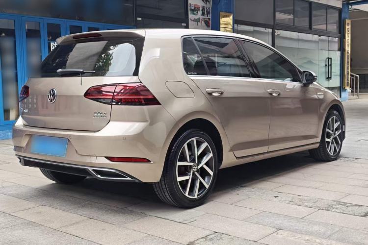 Used Volkswagen Golf 2018 230TSI Automatic Luxury Version Exterior 3