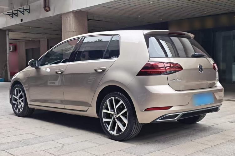 Used Volkswagen Golf 2018 230TSI Automatic Luxury Version Exterior 4