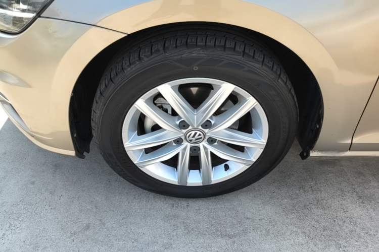 Used Volkswagen Golf 2018 230TSI Automatic Comfort Model Exterior 4
