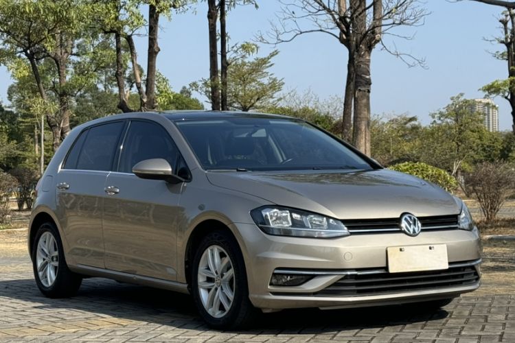 Used Volkswagen Golf 2018 230TSI Automatic Comfort Model Exterior 6