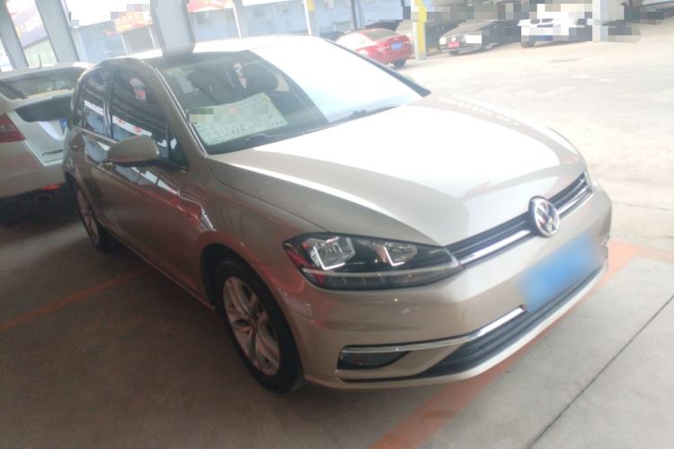 Used Volkswagen Golf 2018 230TSI Automatic Comfort Model Front Right 45 Deg
