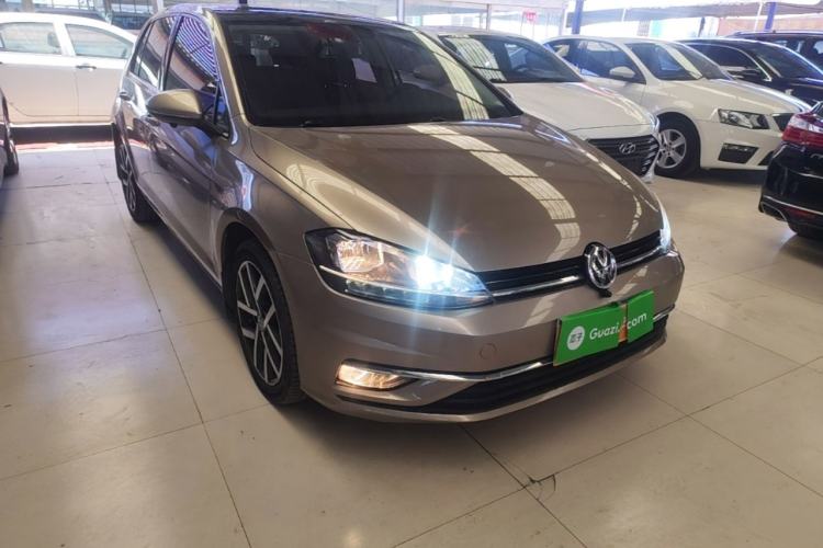 Used Volkswagen Golf 2018 230TSI Automatic Luxury Version Front Right 45 Deg