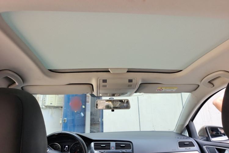 Used Volkswagen Golf 2018 230TSI Automatic Comfort Model Headliner