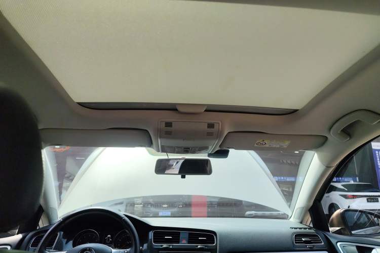 Used Volkswagen Golf 2018 230TSI Automatic Comfort Model Headliner