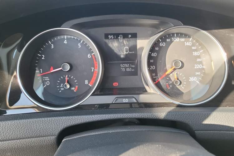 Used Volkswagen Golf 2018 1.6L Automatic Fashion Model Instrument Cluster