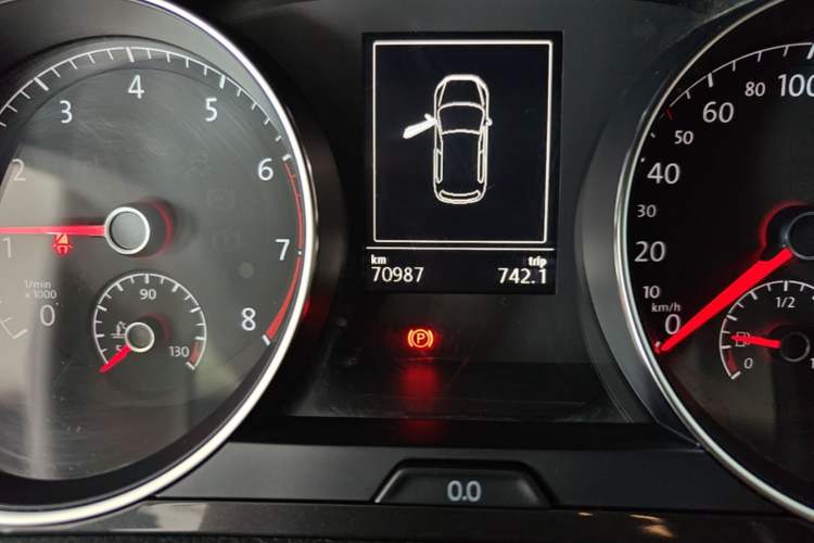 Used Volkswagen Golf 2018 230TSI Automatic Luxury Version Instrument Cluster