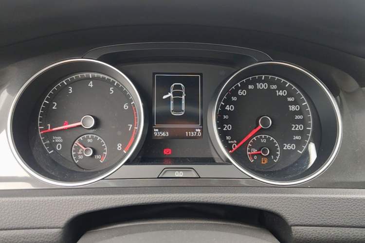 Used Volkswagen Golf 2018 230TSI Automatic Luxury Version Instrument Cluster