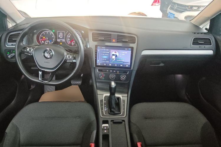 Used Volkswagen Golf 2018 1.6L Automatic Comfort Model Interior 2