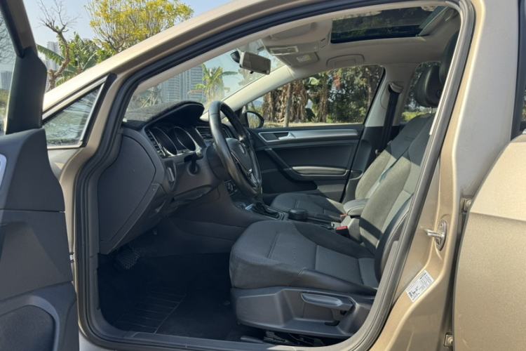 Used Volkswagen Golf 2018 230TSI Automatic Comfort Model Interior 2