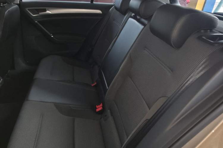Used Volkswagen Golf 2018 1.6L Automatic Comfort Model Interior 4