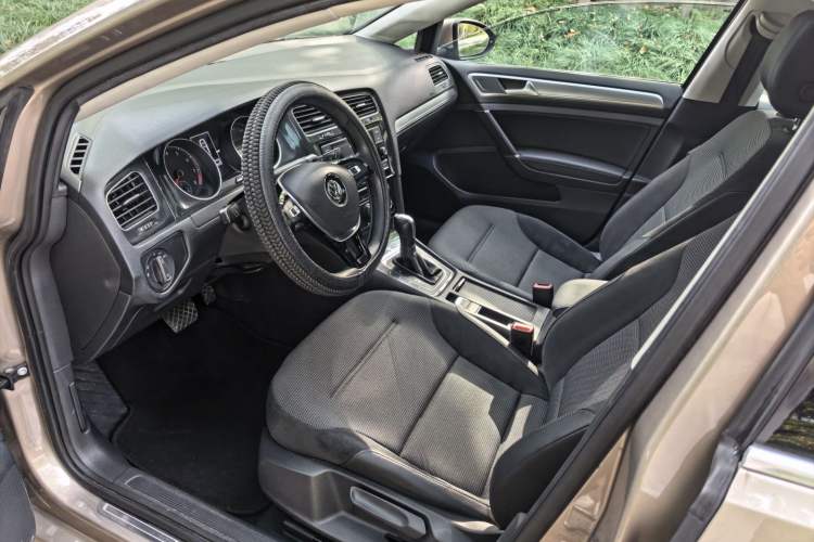 Used Volkswagen Golf 2018 1.6L Automatic Comfort Model Interior 4